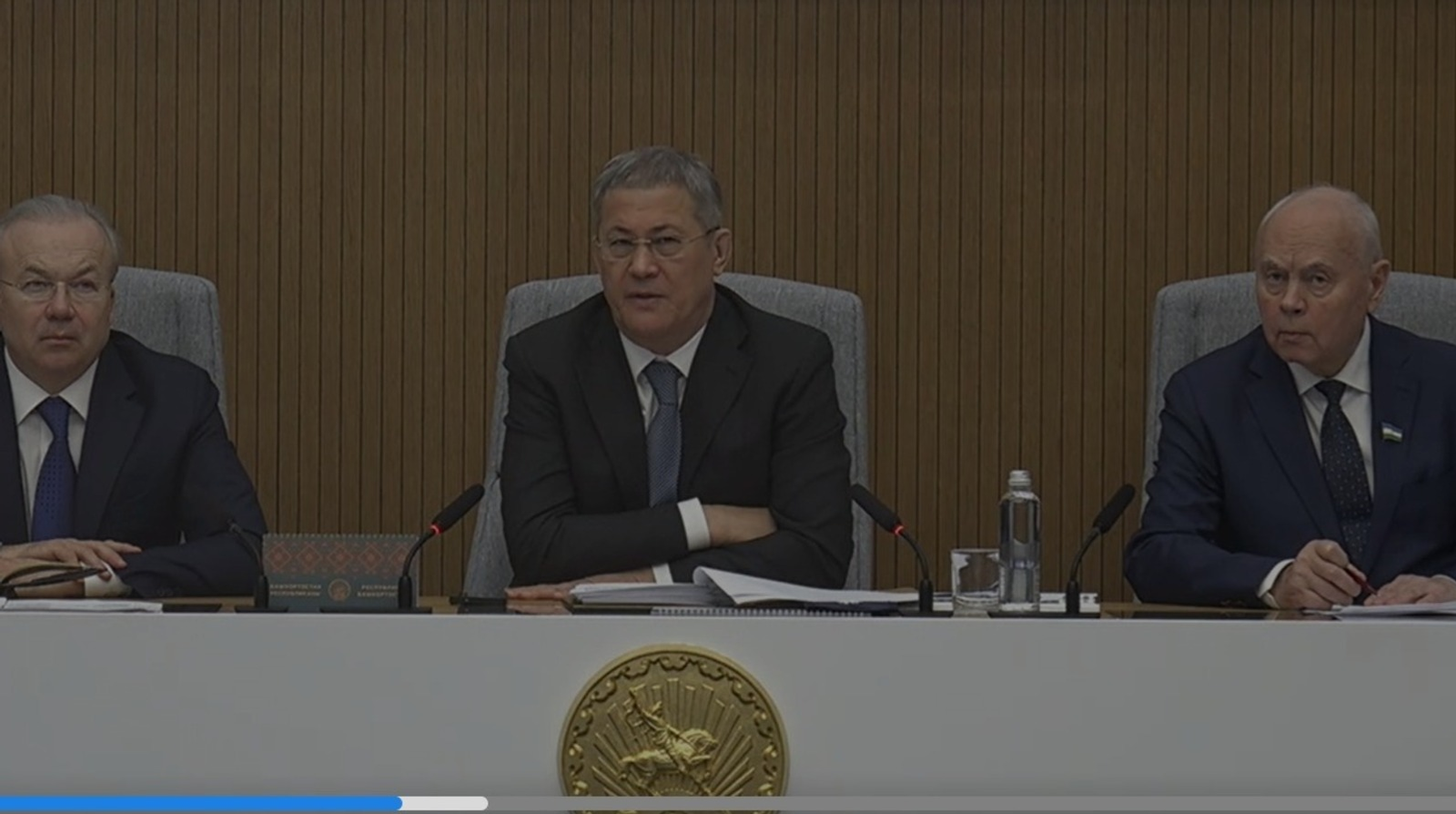 Радий Хәбиров һәләк булған Рәсәй Геройының улы менән һөйләшеү алып бара