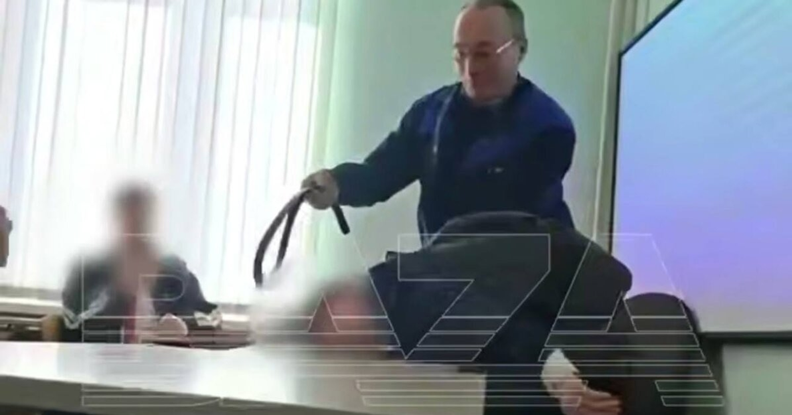 Кем хаҡлы: уҡытыусымы әллә уҡыусымы?