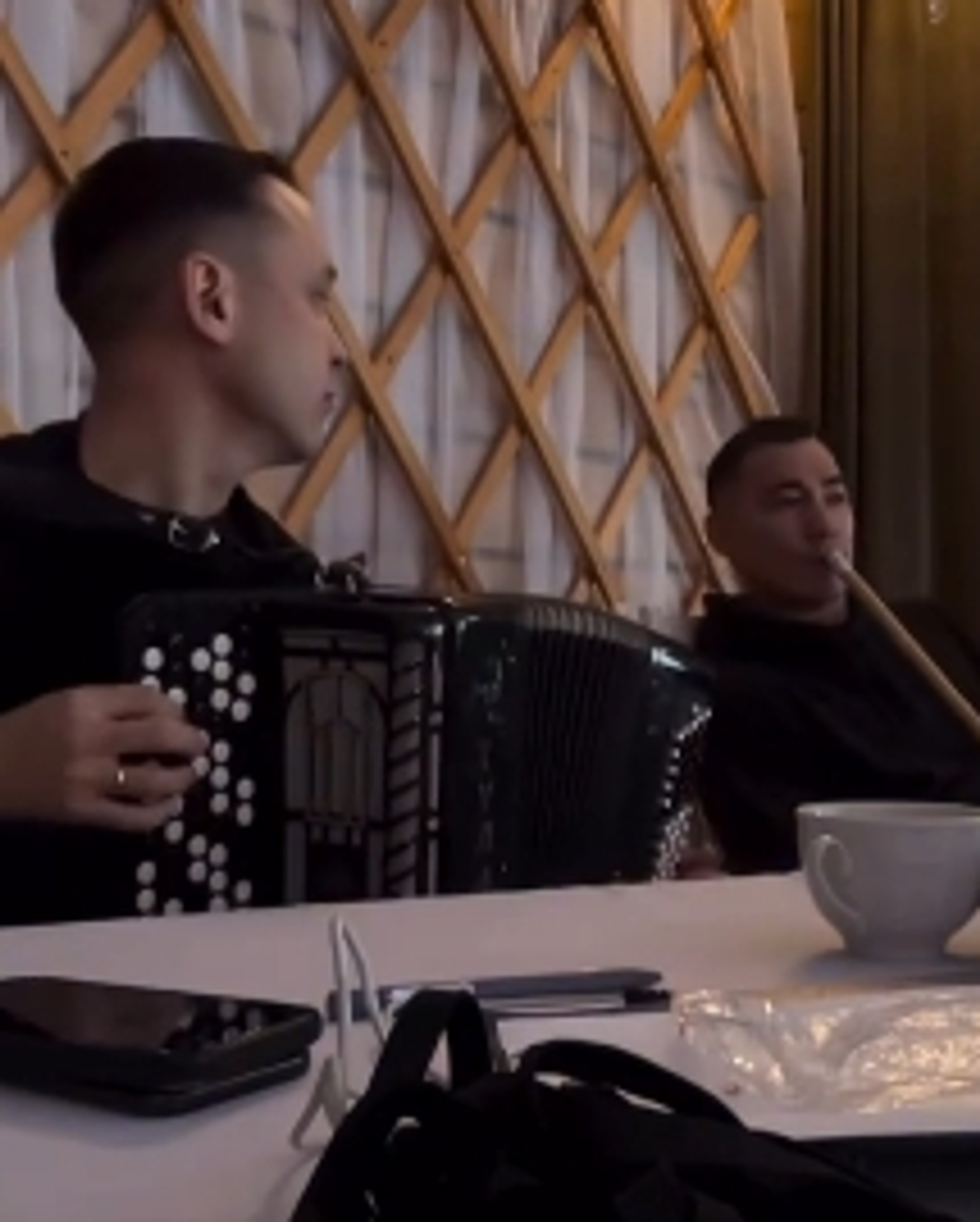 Күтәренке кәйеф барығыҙға ла!