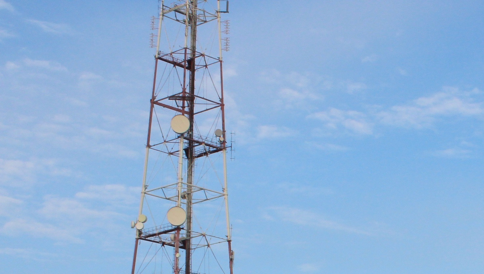 Телебашняны Еңеү көнө хөрмәтенә байрамса яҡтыртасаҡтар