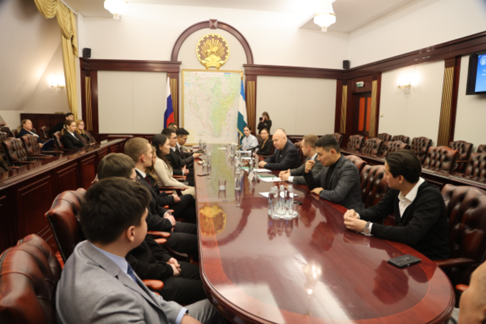 Константин Толкачев яҡташ студенттар менән осрашты