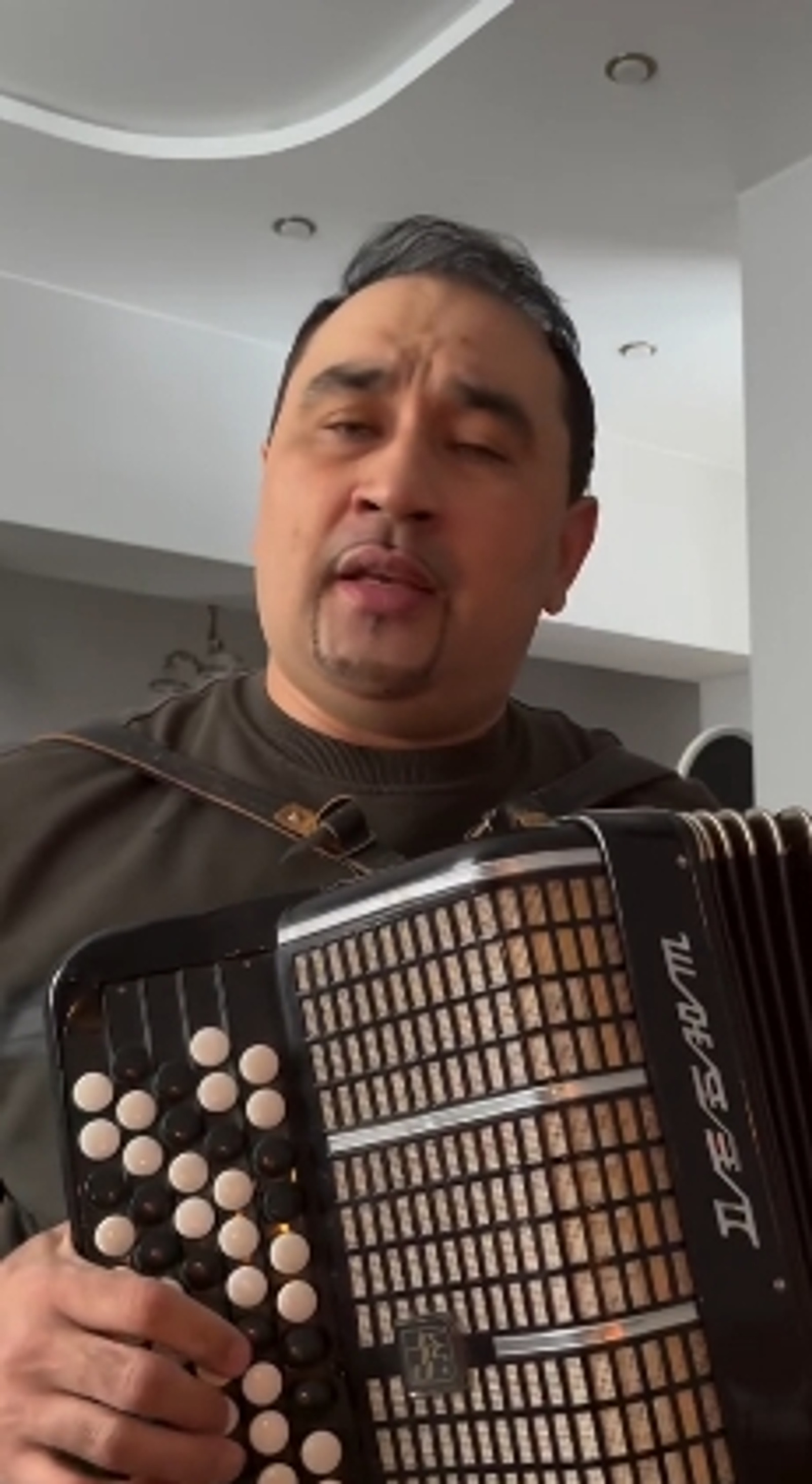 «Яраларҙы һөйөү дауалар»