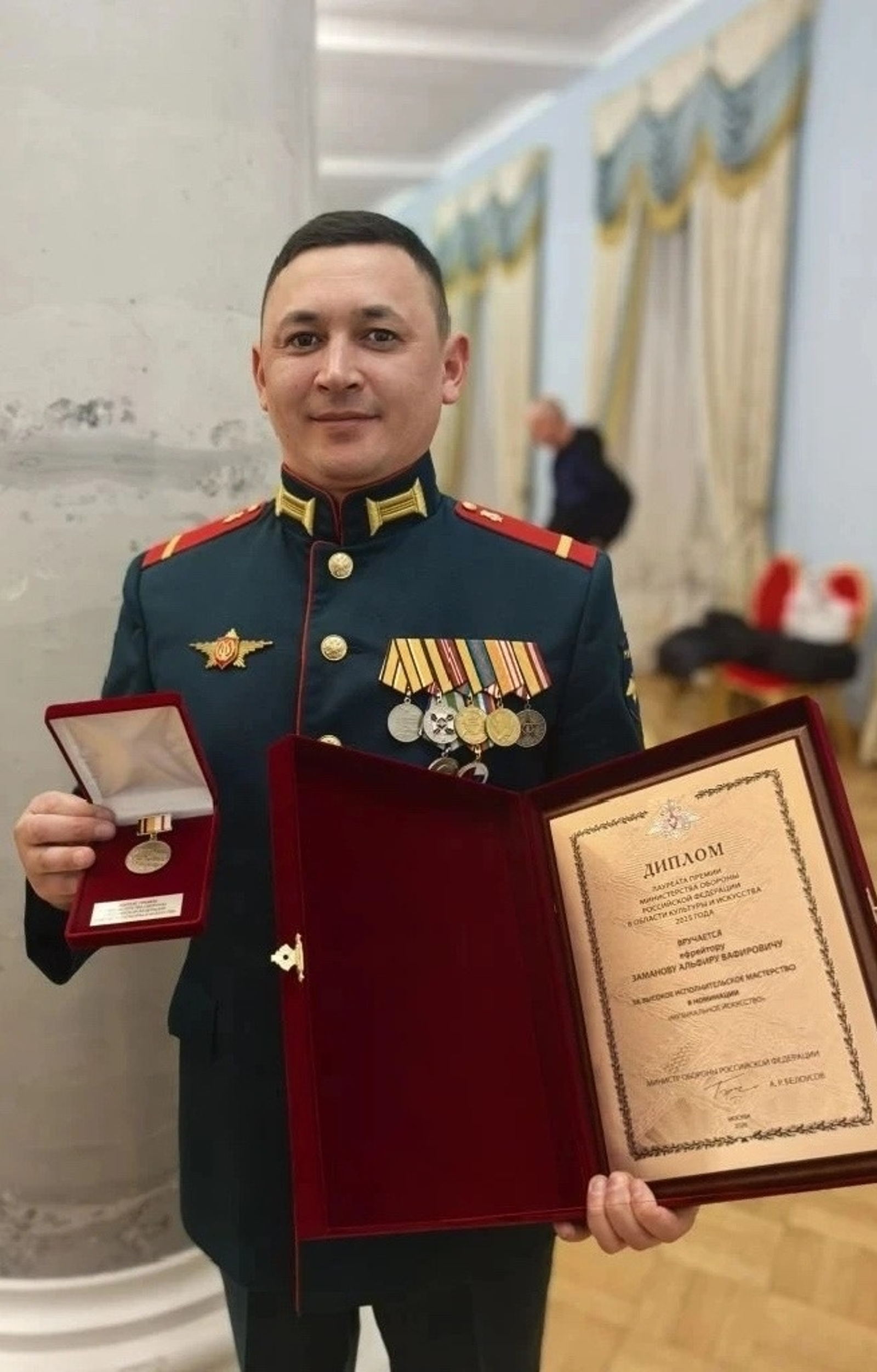 Афарин, йырсы-яугирыбыҙ!