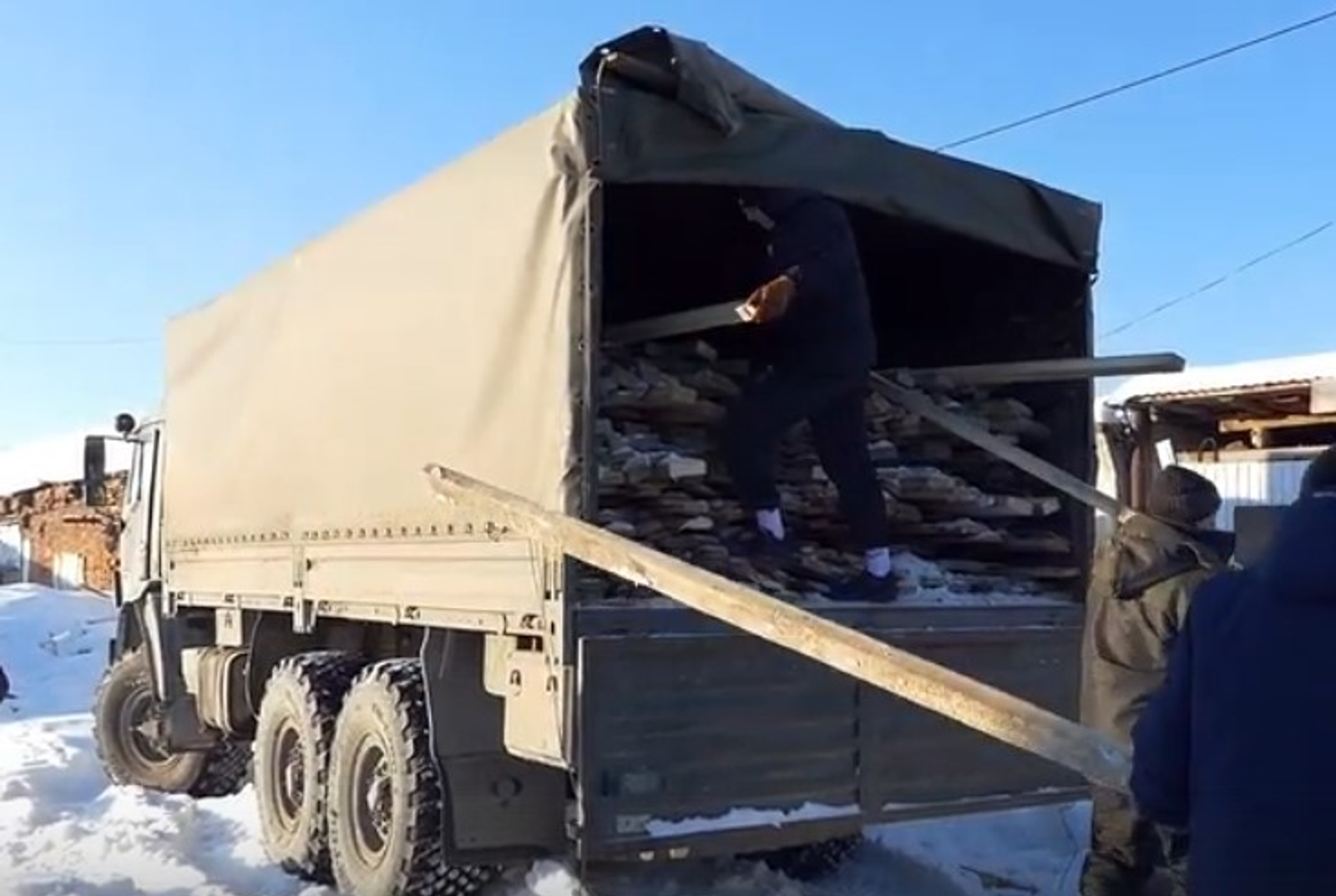 Алты "КамАЗ" ярҙам!