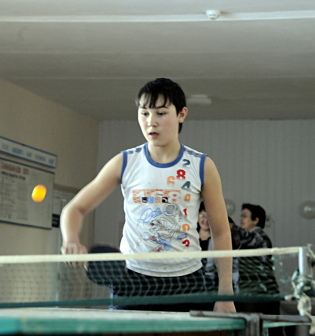 Ә мин өҫтәл теннисы уйнайым...