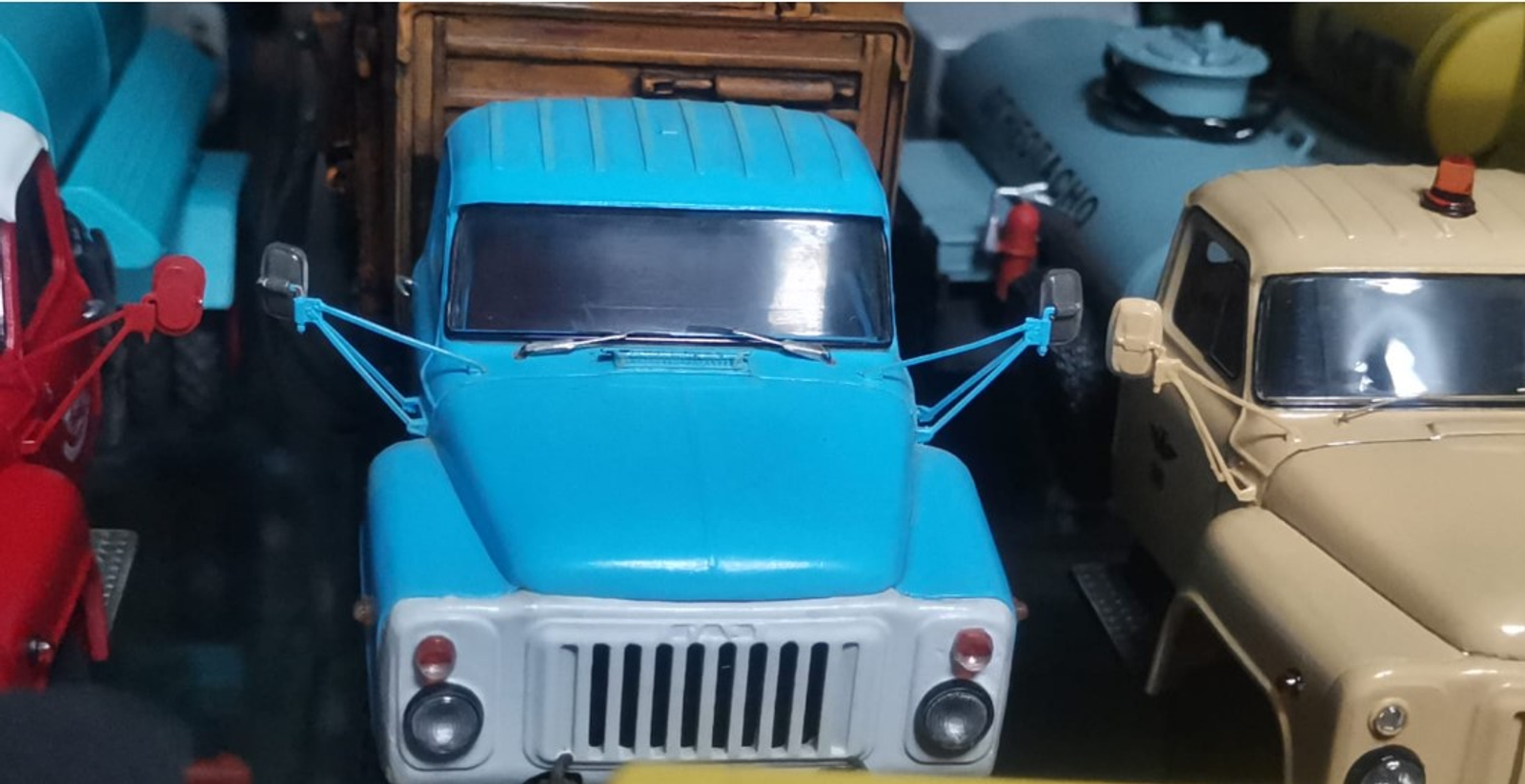 Автомобилистар көнө менән, дуҫтар!