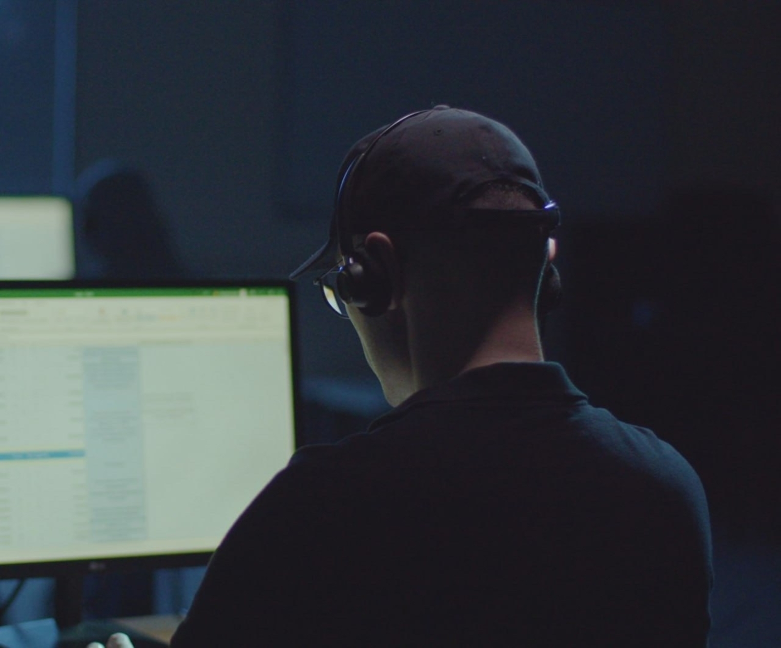 Ҡарт ҡына әсәһенең 2,4 млн һумдан ашыу аҡсаһын "мошейник"ка биргән