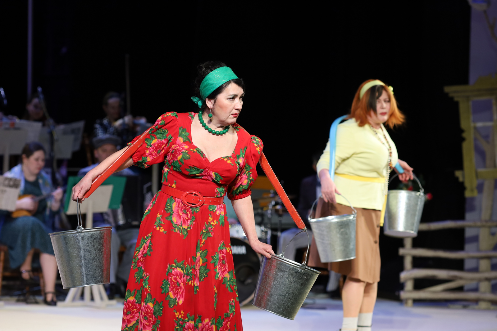 Бар алҡыштар - Гөлфиәгә